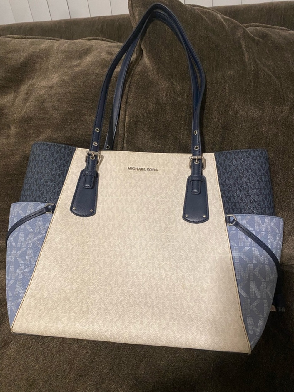 Michael Kors Voyager Large Color-Block Signature Logo Tote Bag